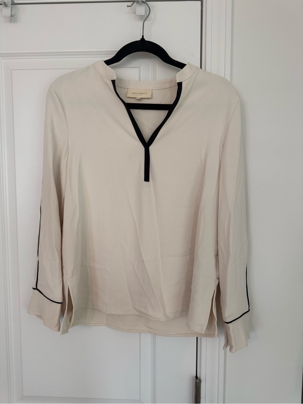MELLODAY Cream Long-Sleeve V-Neck Blouse with Black Trim